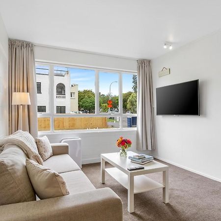One Bedroom Apartment, Heart Of Newmarket Окленд Экстерьер фото