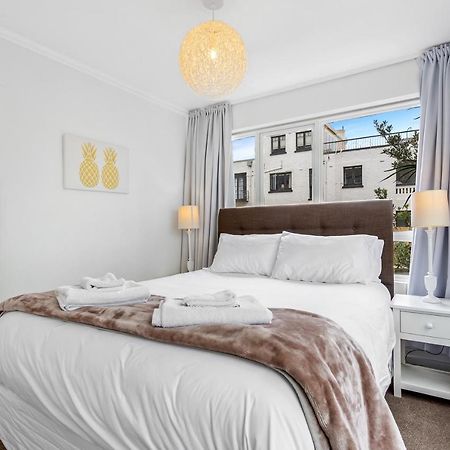 One Bedroom Apartment, Heart Of Newmarket Окленд Экстерьер фото