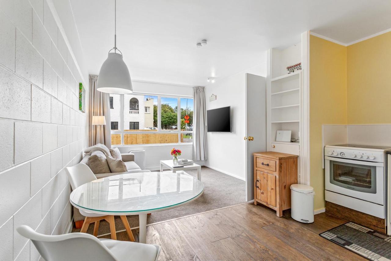 One Bedroom Apartment, Heart Of Newmarket Окленд Экстерьер фото